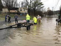 Tragic! #USA’ flash floods,tornadoes death toll to 14, many trapped