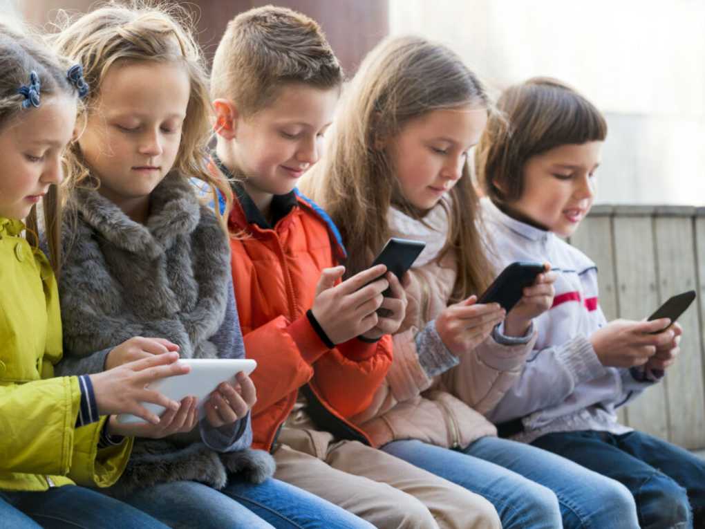 Bill Gates on the ‘safest’ age to give a kid a Smartphone