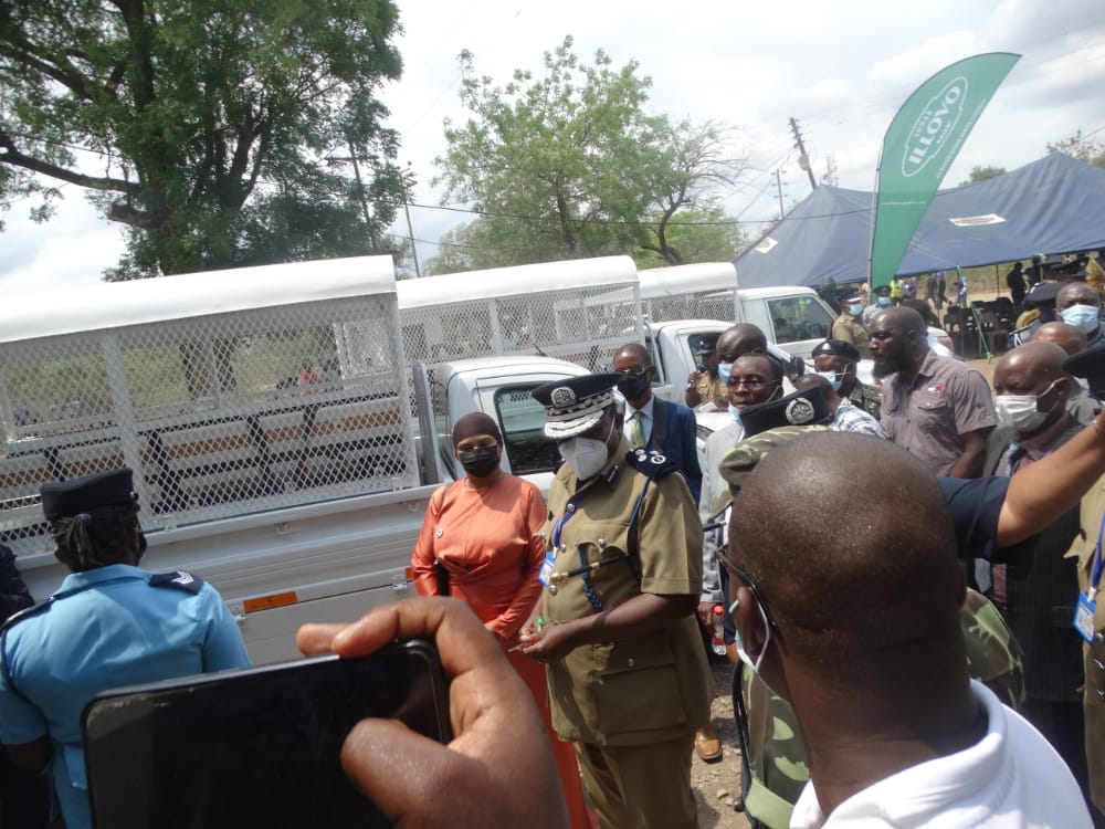 Abida Mia, Police Chief Kainja laud Illovo for security vehicles aid