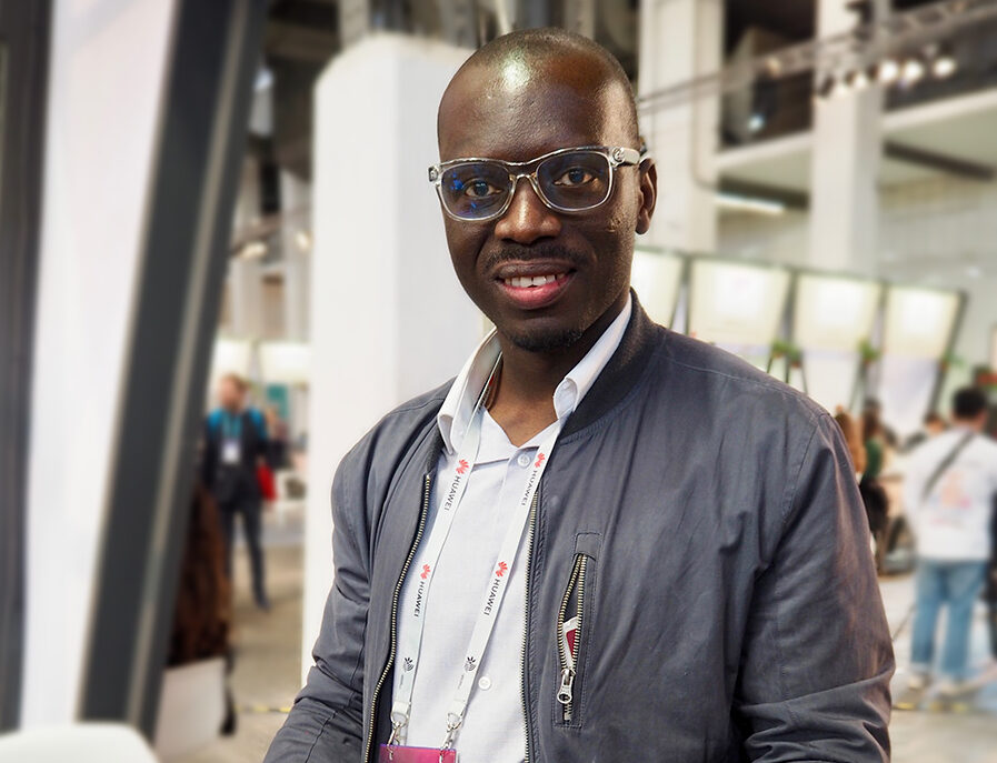 Ghanaian-British invents multi-language translator earbuds