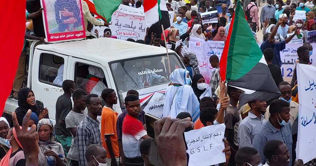 Sudan: Rival protest leaders call for peace