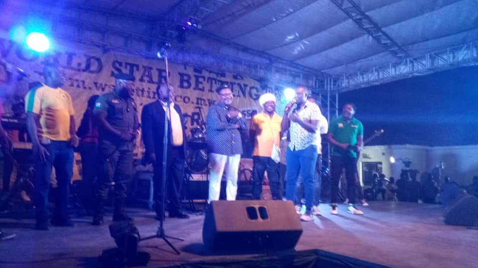 Three Tonse Govt Cabinet Ministers buy Black Missionaries’ Kuimba 12 CD at MK1.5m