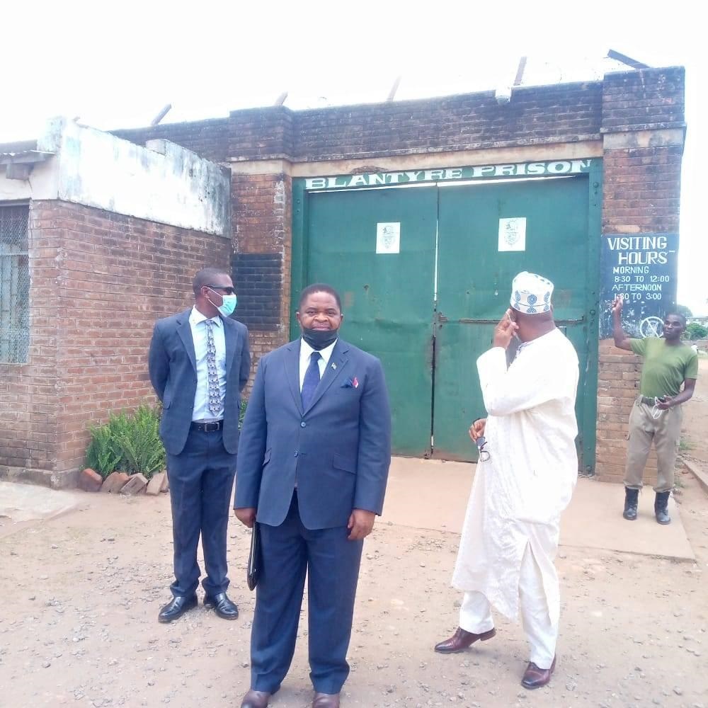 Bright Msaka cheers Thom Mpinganjira in Prison