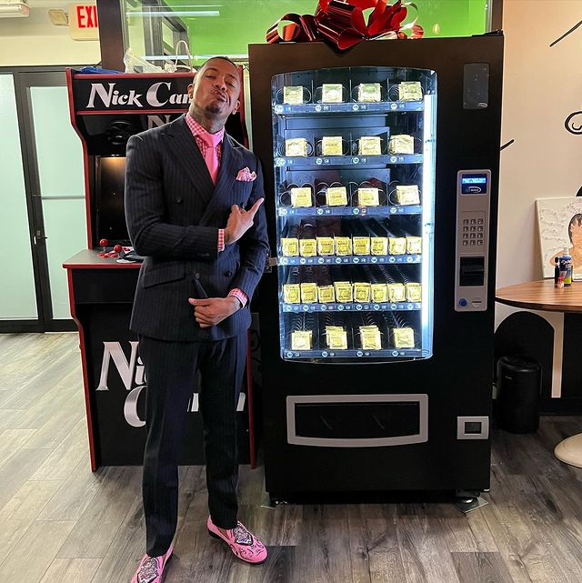 American stand up comedian Kevin Hart offers Nick Cannon condoms