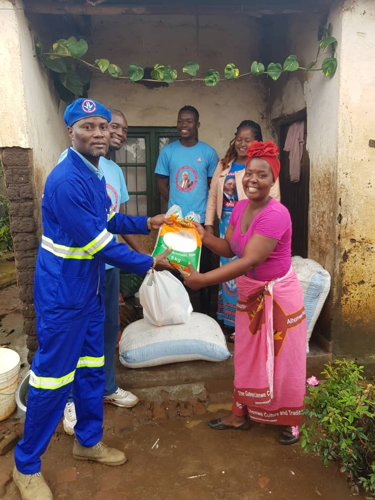 Opposition DPP presidential aspirant Paul Gadama bails out Lilongwe flood victims