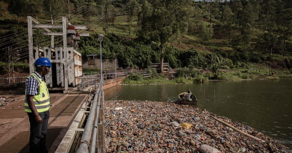 Plastic pollution clogs hydropower dam in DR Congo