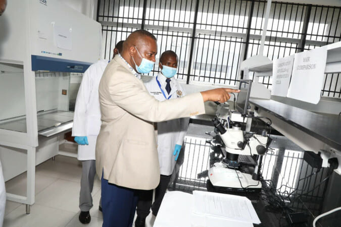 Uhuru opens Kenyan DCI’s new ultra-modern forensic lab