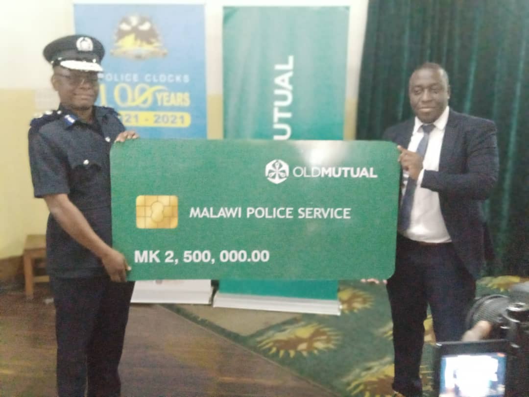 Old Mutual donates MK2.5m to Malawi Police