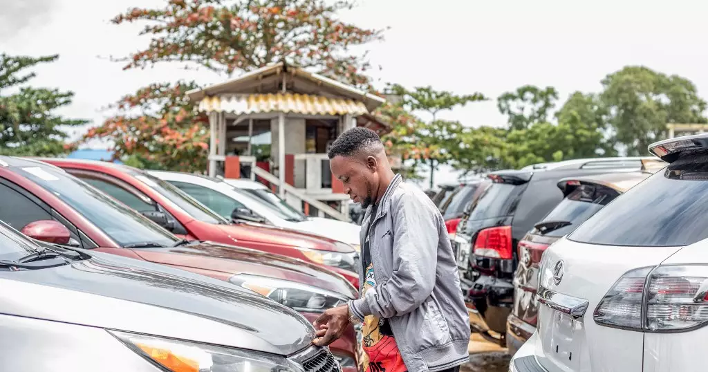 Benin: Pollution concerns as second-hand car sales boom