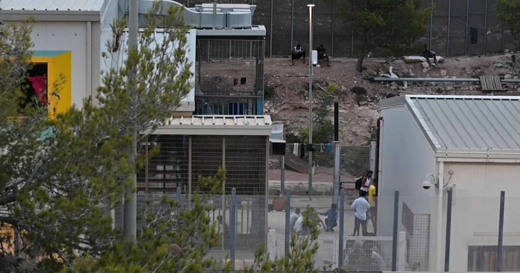 Migrant centre in Lampedusa overcrowded