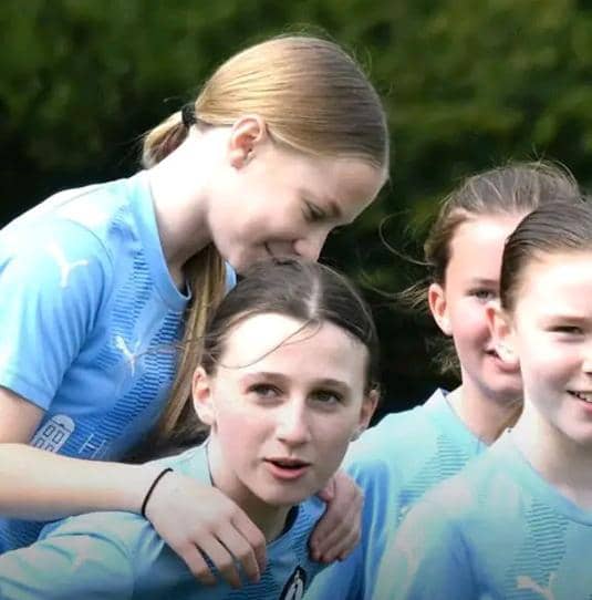“Invincible’ all-girl football team goes whole season unbeaten”- in English boys’ league