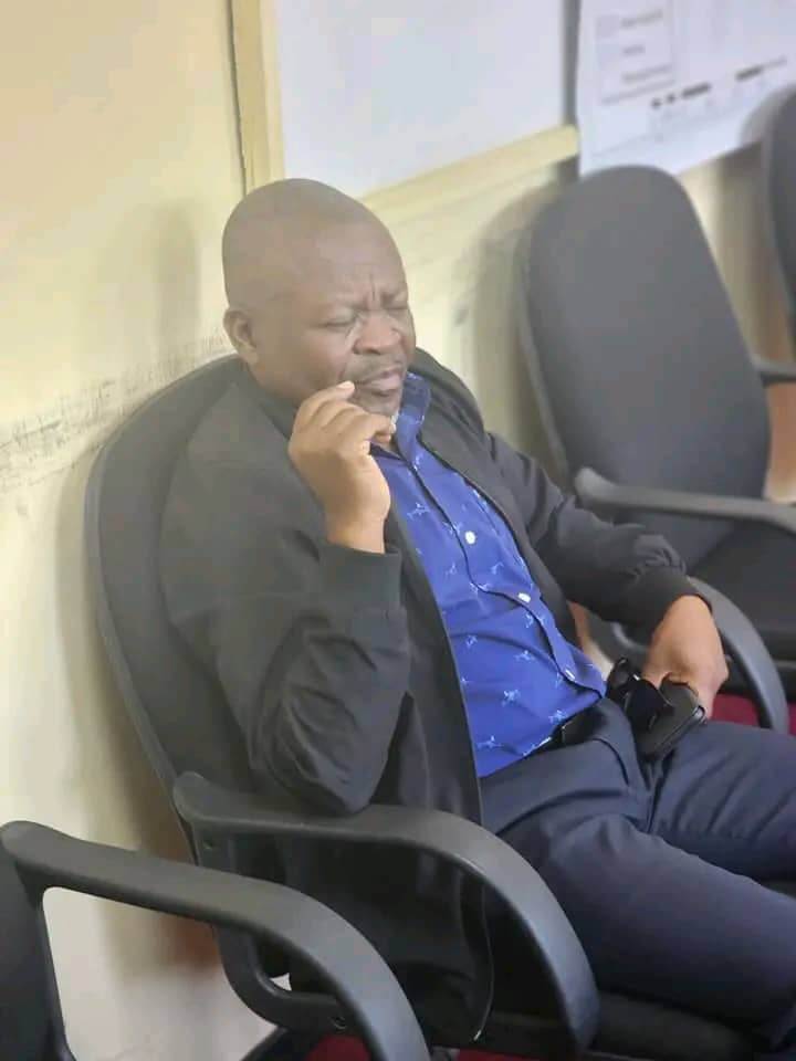 Vice President Dr. Michael Usi’s surprise visit to Chikwawa Government Offices: A wake-up call for time management*