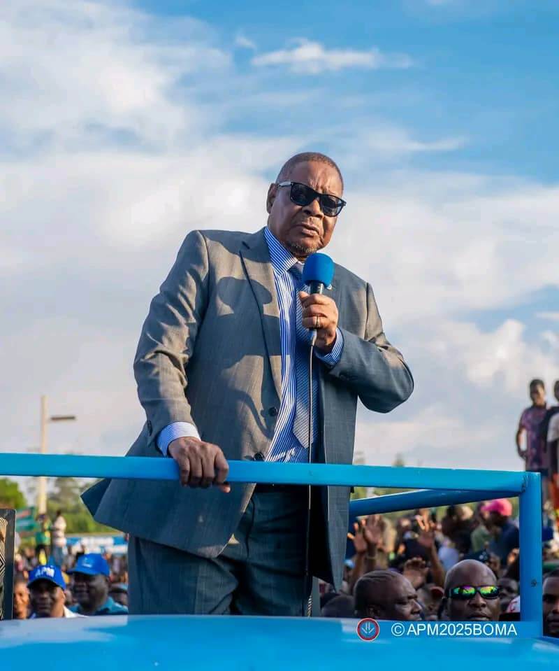 Mutharika heads to South Africa for private trip