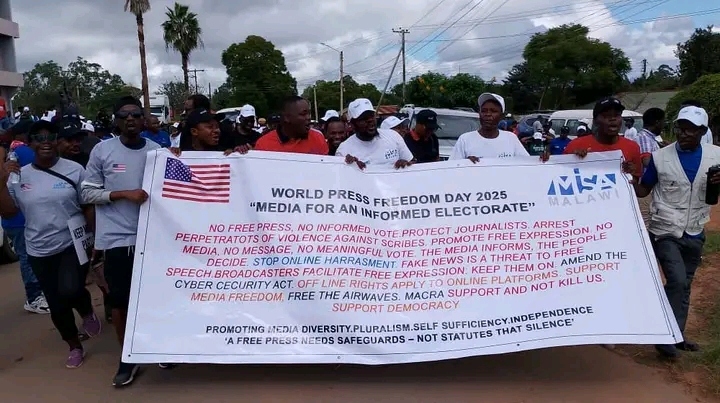Media practitioners march