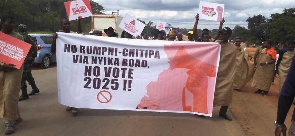 Chakwera faces backlash in Nthalire, Chitipa over unfulfilled road promise