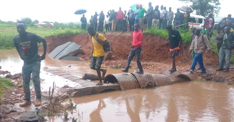 Heavy rains cut off Eastern Provinces from Lusaka, diversion route underway