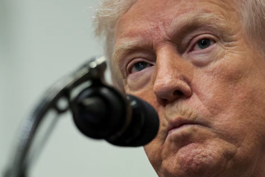 Trump threatens renewed conflict with Iran as talks open in shadow of Hormuz closure