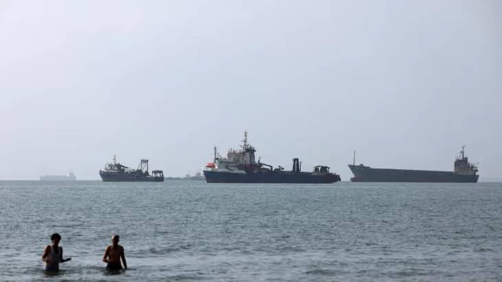Iran-Gulf talks on Strait of Hormuz postponed amid escalating regional war